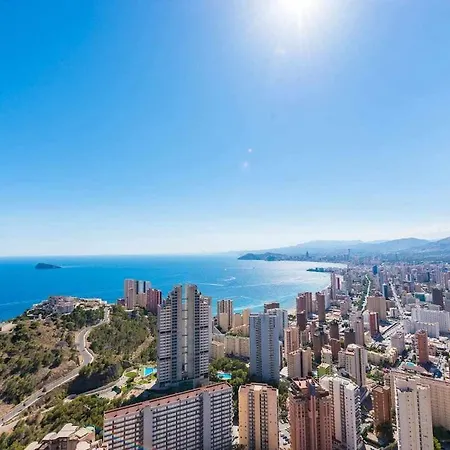 شقة Sky High On The 38th Floor - Sea Views *