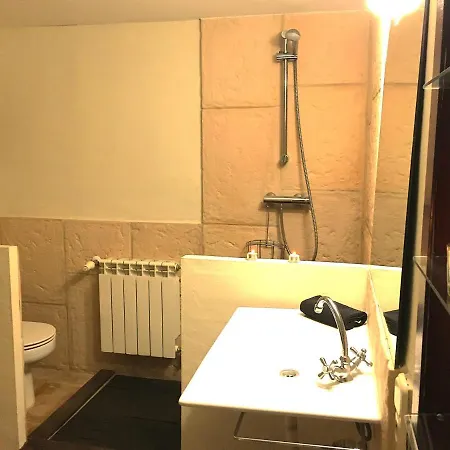 - Kitchen, Pool, Barbecue And Large Garden בית אירוח *