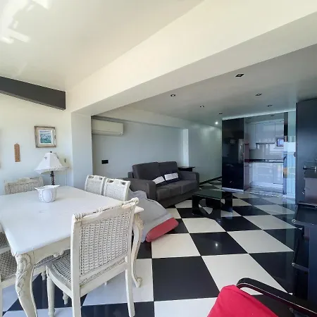 Tor Maraya Seafront Levante Apartment