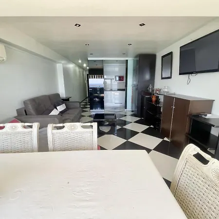 Tor Maraya Seafront Levante Apartment *