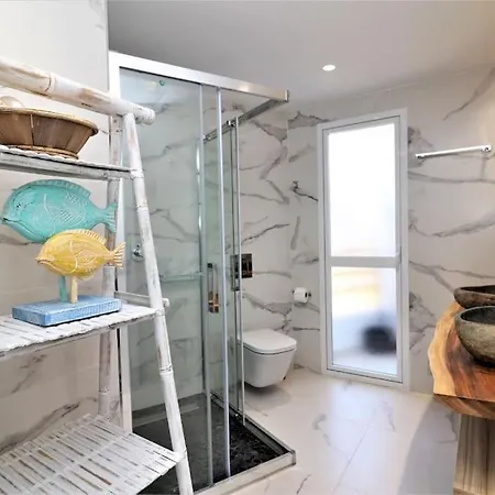 Apartment Luxurious 2-bedroom With Stunning Views, 1st Line On Levante Beach,