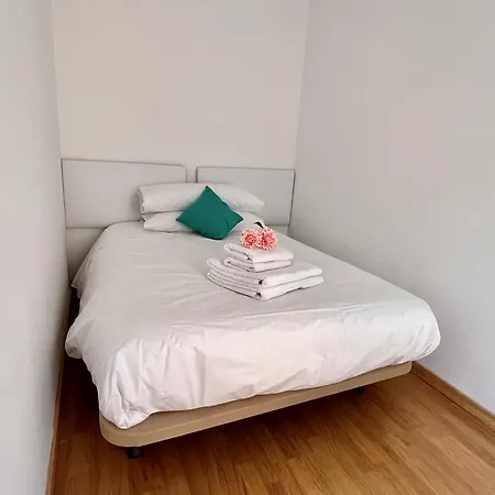 Rouna Ii By Gloove Apartman *