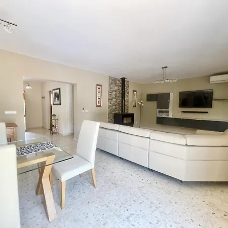 Villa Levante Blueline