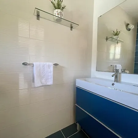 Villa Levante Blueline