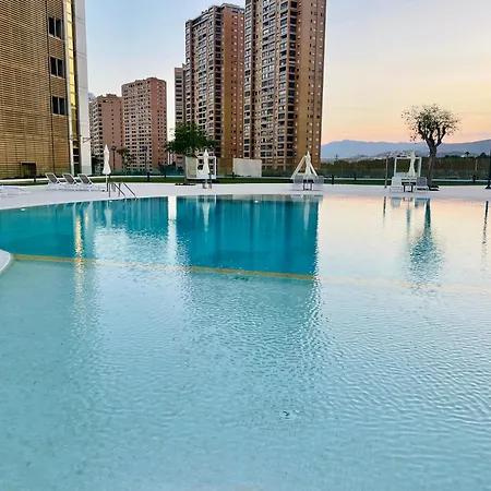 Intempo Sky: Surcando El Cielo Apartament