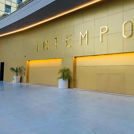 Intempo Sky: Surcando El Cielo Apartament *