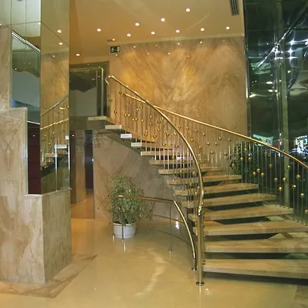 Avenida 4*