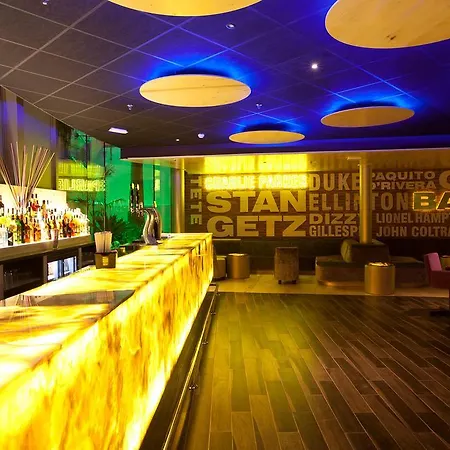 Riviera Beachotel - только для взрослых