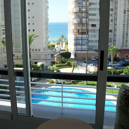 Apartamento Mediterraneo, Muy Centrico, En Plaza Triangular, Soleado, Con Jardines Y Piscina Y La Playa Enfrente Andando, Con Parking Exterior Comunitario