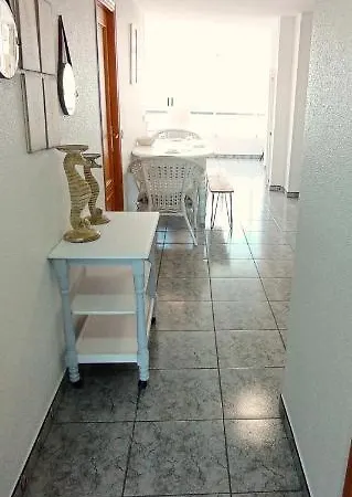 Apartamento Mediterraneo, Muy Centrico, En Plaza Triangular, Soleado, Con Jardines Y Piscina Y La Playa Enfrente Andando, Con Parking Exterior Comunitario Benidorm