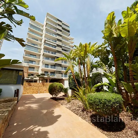 Executive 2 Bedroom Luxury By The Beach With King-size Bed