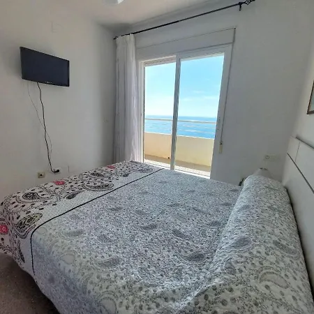 Piso En Primera Linea De Playa En Urbanizacion El Olivar Benidorm