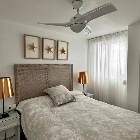 Apartamento Mediterraneo, Muy Centrico, En Plaza Triangular, Soleado, Con Jardines Y Piscina Y La Playa Enfrente Andando, Con Parking Exterior Comunitario Benidorm