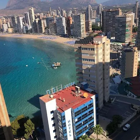 Piso Amplio Y Luminoso En Rincon De Loix. Apartamento Benidorm