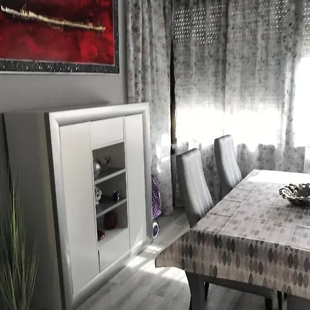 Recien Reformado Cerca De La Playa Con Dos Piscinas Y Pista De Tenis. Apartment *