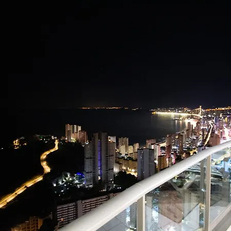 Sunny Penthouse On The 41st Floor In Torre Lugano, With Pool And Garage Apartment