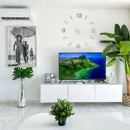 Balcon Al Mediterraneo Y Skyline De Apartman