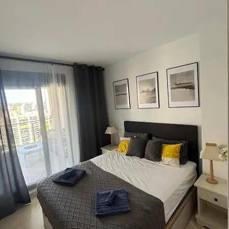 Oasis Cala Alta New 120qm Free Parking, Pool, 2 Bath, 3bdr, Wi-fi, Air-condit Apartment Benidorm