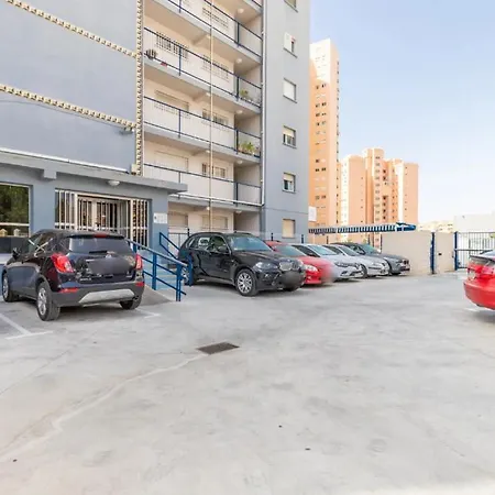 Familias En Edificio Acacias