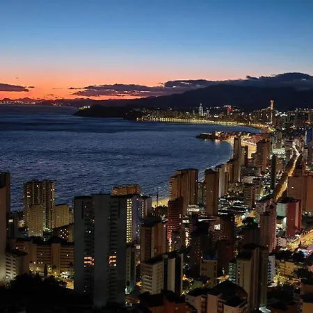 Skyline 33 De 1 Con Increibles Vistas * بينايدورم