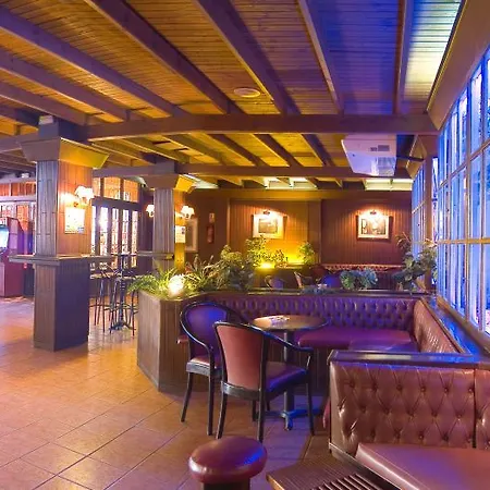 魔术水晶公园住宿-超全包 酒店 3*