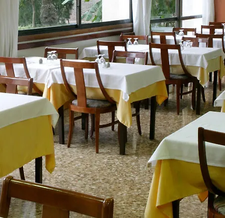 Rosamar Hotel