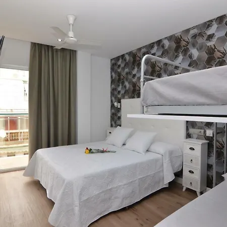 Castillo Hotel *
