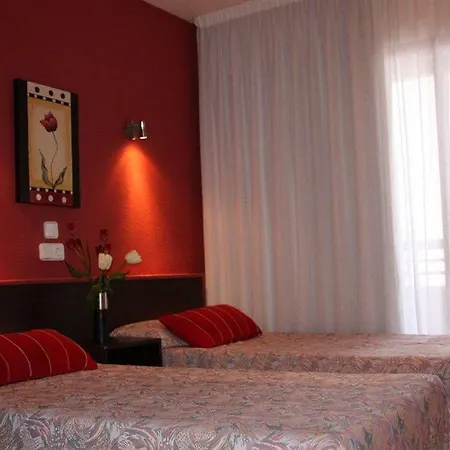 Apartmanhotel Luxmar 2*