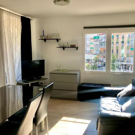 Recently Refurbished Center Apartment