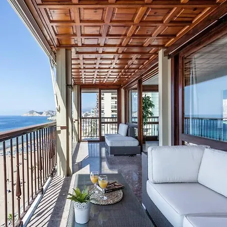 Levante Front Of The Sea Estacha