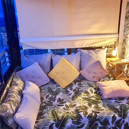 с видом на море и горы Apartment Benidorm