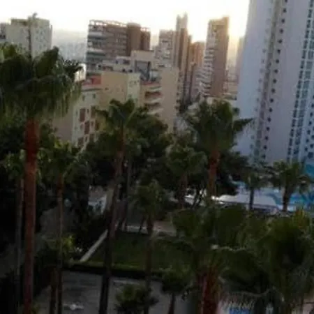 Family Near Of Apartment *