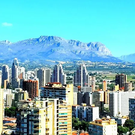 с видом на море и горы Apartment Benidorm