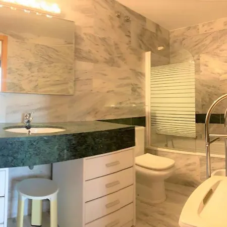 Seaview Alitana Apartment *