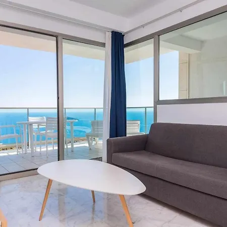 High Rise On The 39th Floor With Private Terrace And Sea Views *