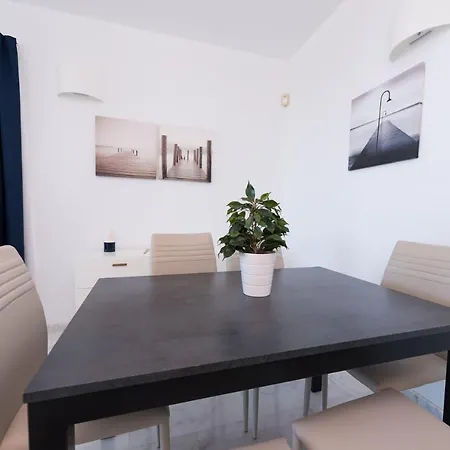 Apartment High Rise On The 39th Floor With Private Terrace And Sea Views