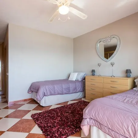 Apartment Luxury 2 Bedroom Sea View