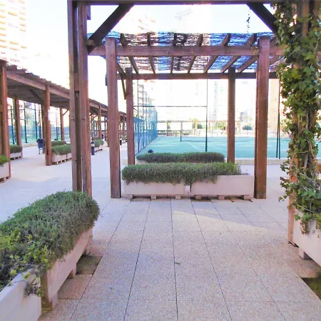 Seaside Oasis: Beachfront With Pool * Benidorm