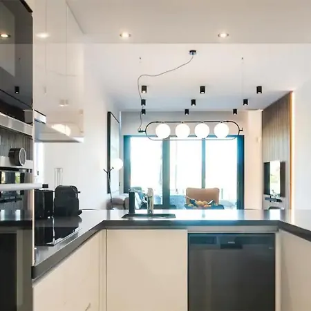 Luxury With Private Hot Tub By Poniente Apartment