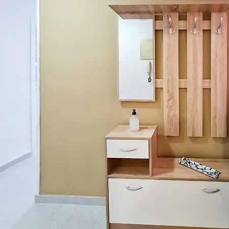 Completo Plaza Espana Ii Apartment