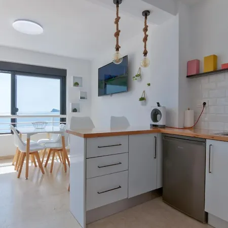 Luminoso En Primera Linea De Playa Apartment Benidorm