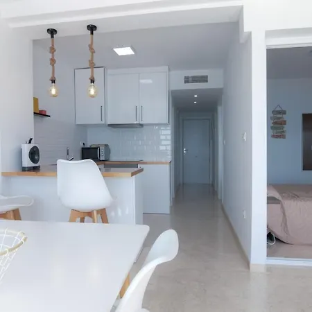 Luminoso En Primera Linea De Playa Apartment Benidorm