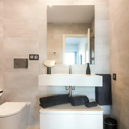 Luxury With Private Hot Tub By Poniente *