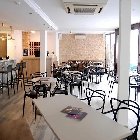 Hotel Hotel Queens - Adults Only 2*