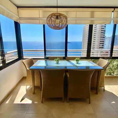 с видом на море и горы Apartment Benidorm