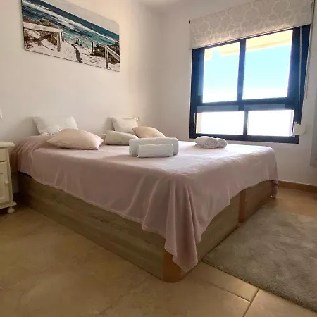 с видом на море и горы Apartment *