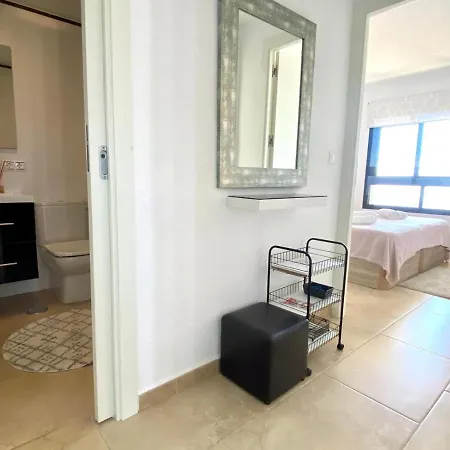 с видом на море и горы Apartment