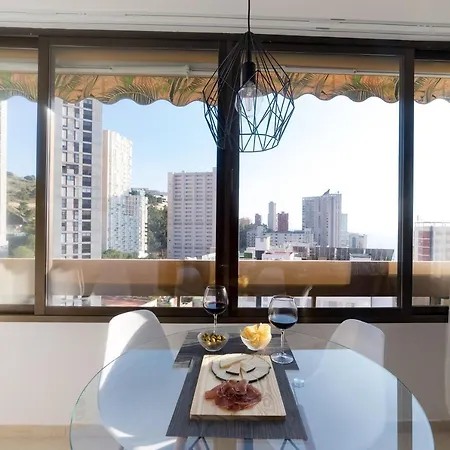 Moonkey - Luminoso Girasoles Benidorm