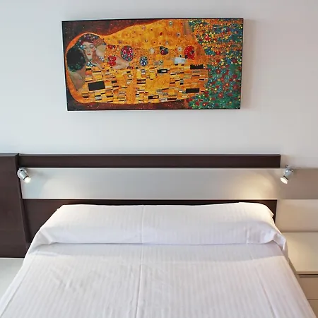 Apartment Highrise With Stunning Views From Private Balcony 85