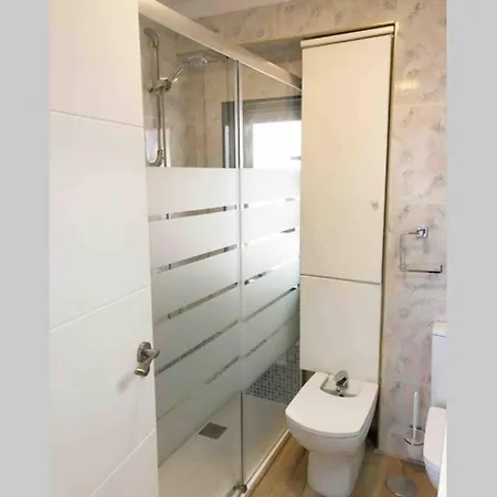 Adela Beach Apartment, Lujo En 1ª Linea De Playa Apartment